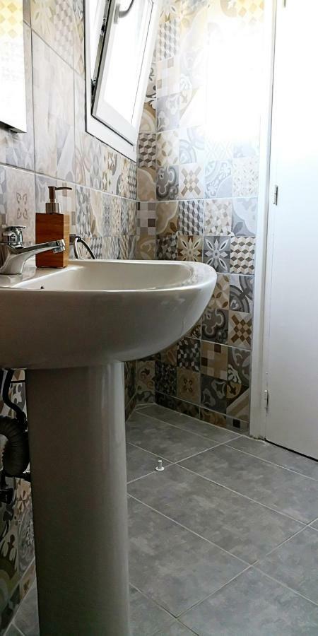Cozy Getaway In Nicosia Apartment Ngoại thất bức ảnh