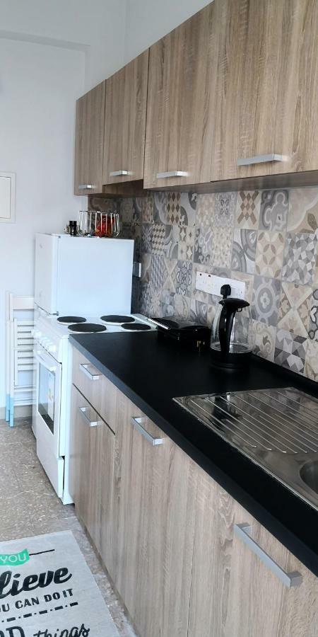 Cozy Getaway In Nicosia Apartment Ngoại thất bức ảnh